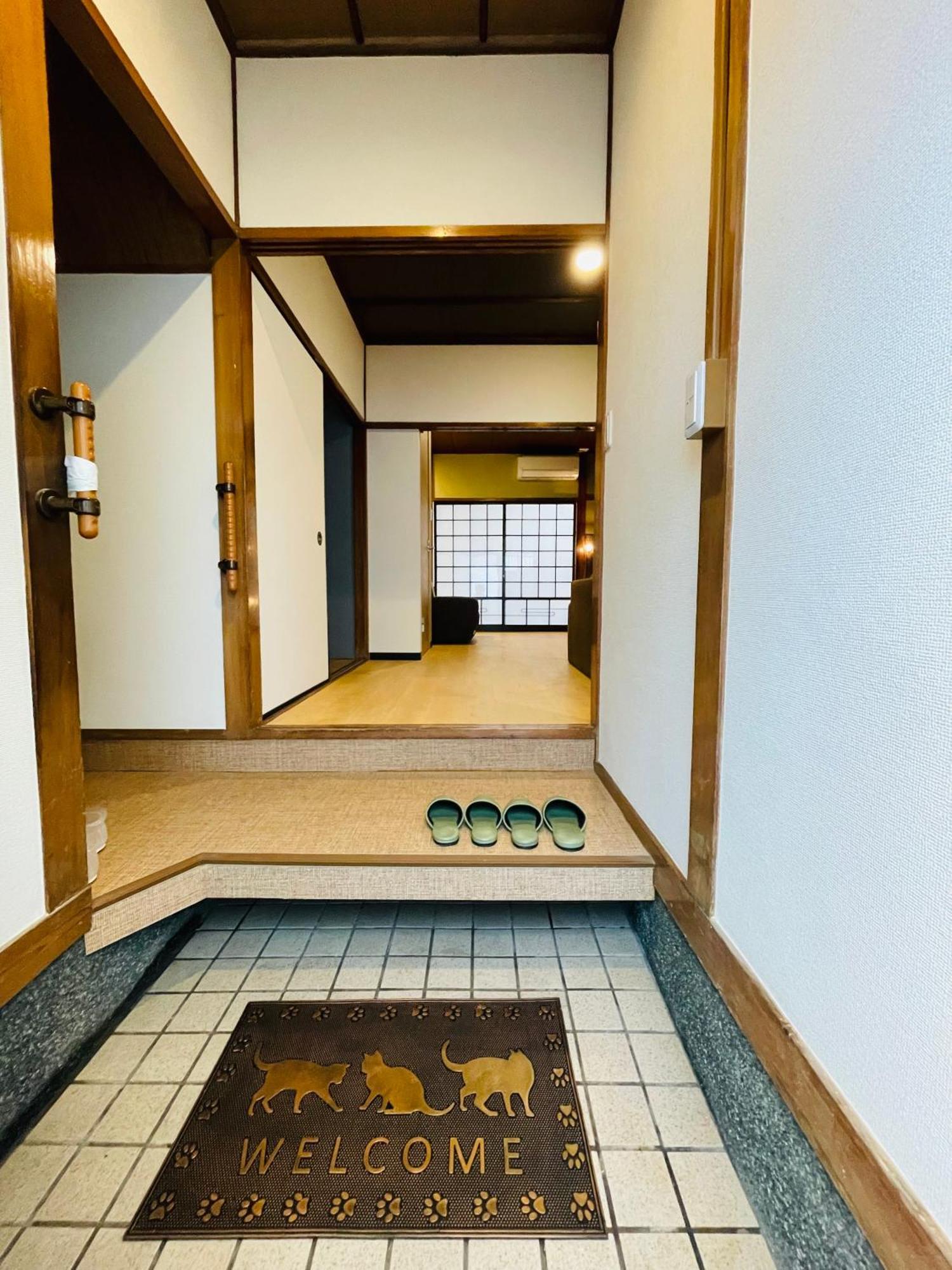 Ferienwohnung Namba Shinsaibashi 10 Mins Osaka Castle　East Exterior foto