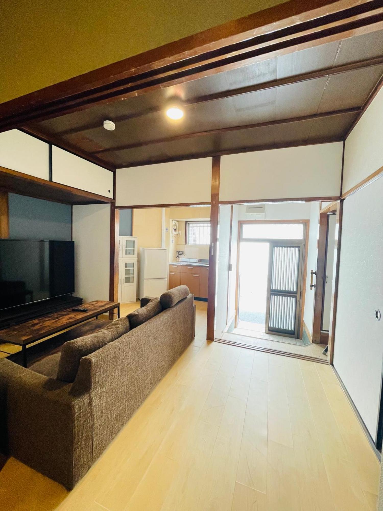 Ferienwohnung Namba Shinsaibashi 10 Mins Osaka Castle　East Exterior foto