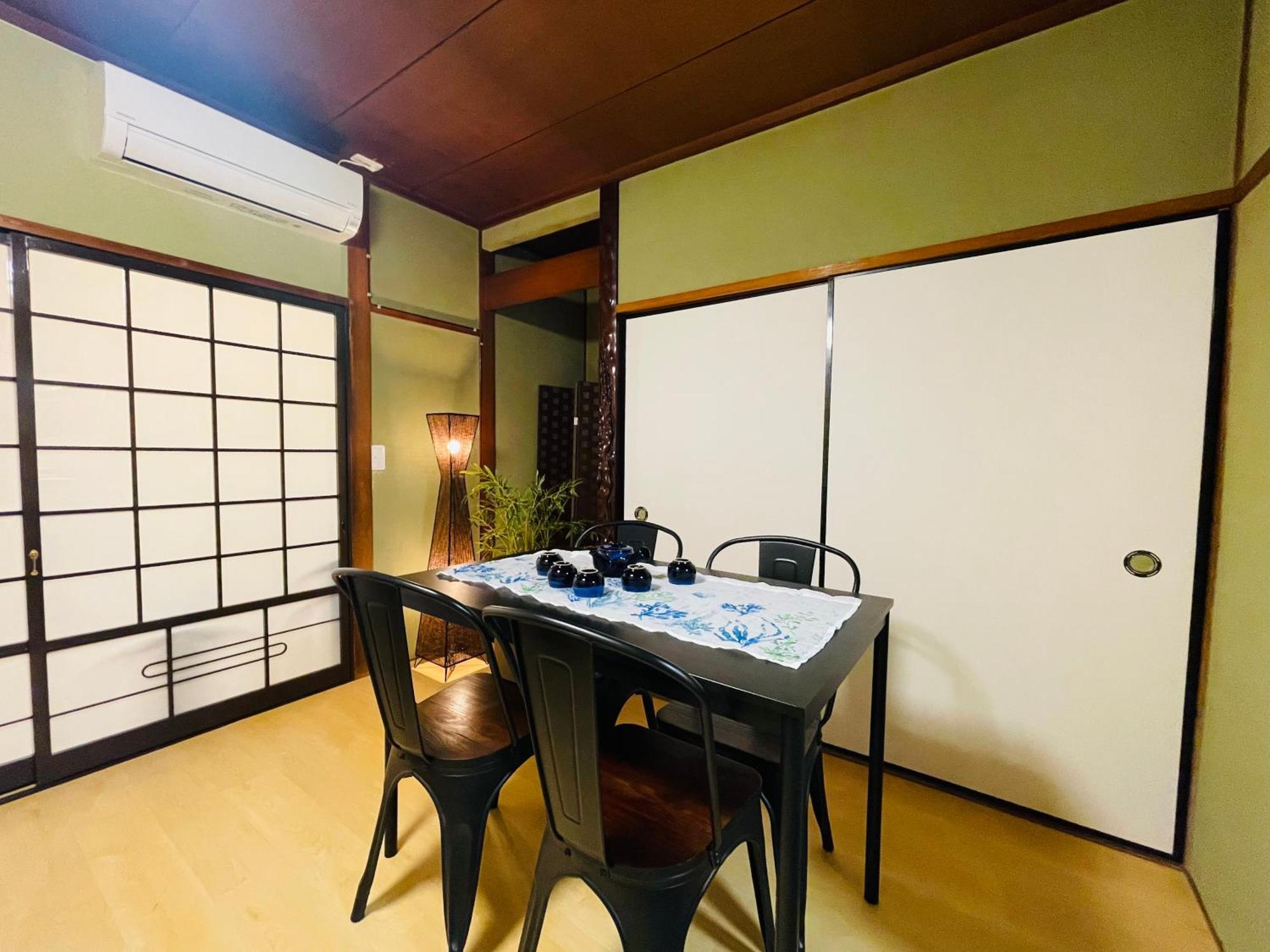Ferienwohnung Namba Shinsaibashi 10 Mins Osaka Castle　East Exterior foto