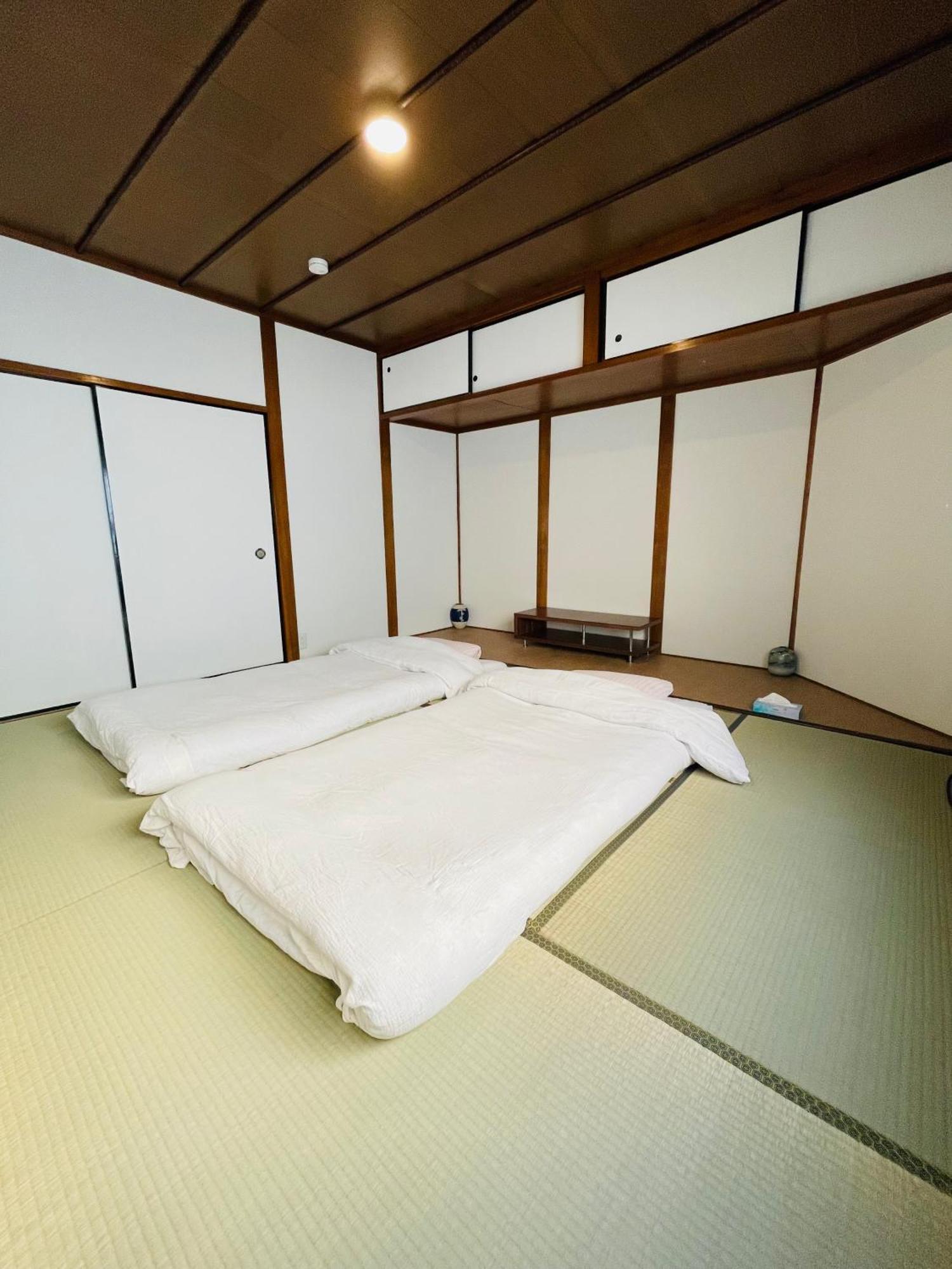 Ferienwohnung Namba Shinsaibashi 10 Mins Osaka Castle　East Exterior foto